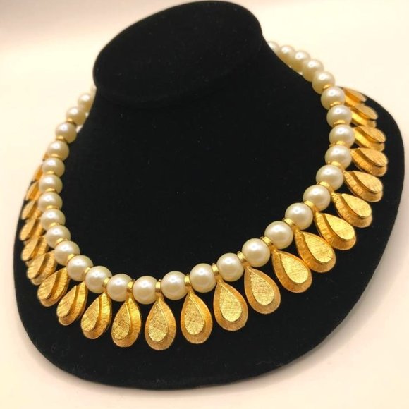 Unbranded Jewelry - Vintage Gold-Tone & Faux Pearl Collar Necklace